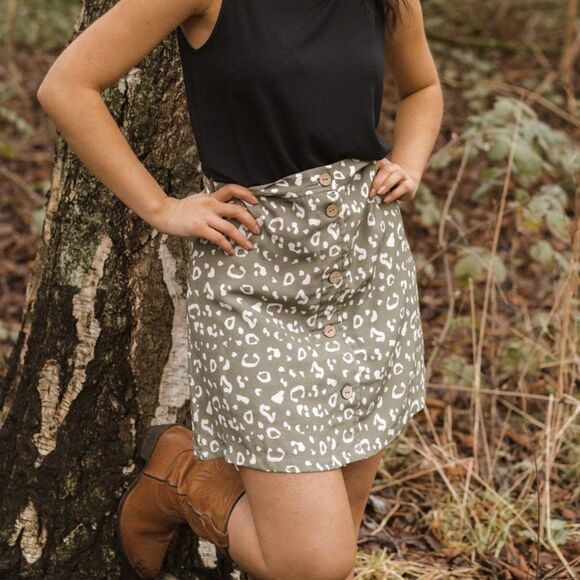 FIGARY SKIRT - CACTUS LEOPARD // Size Large //NWT - Picture 2 of 11